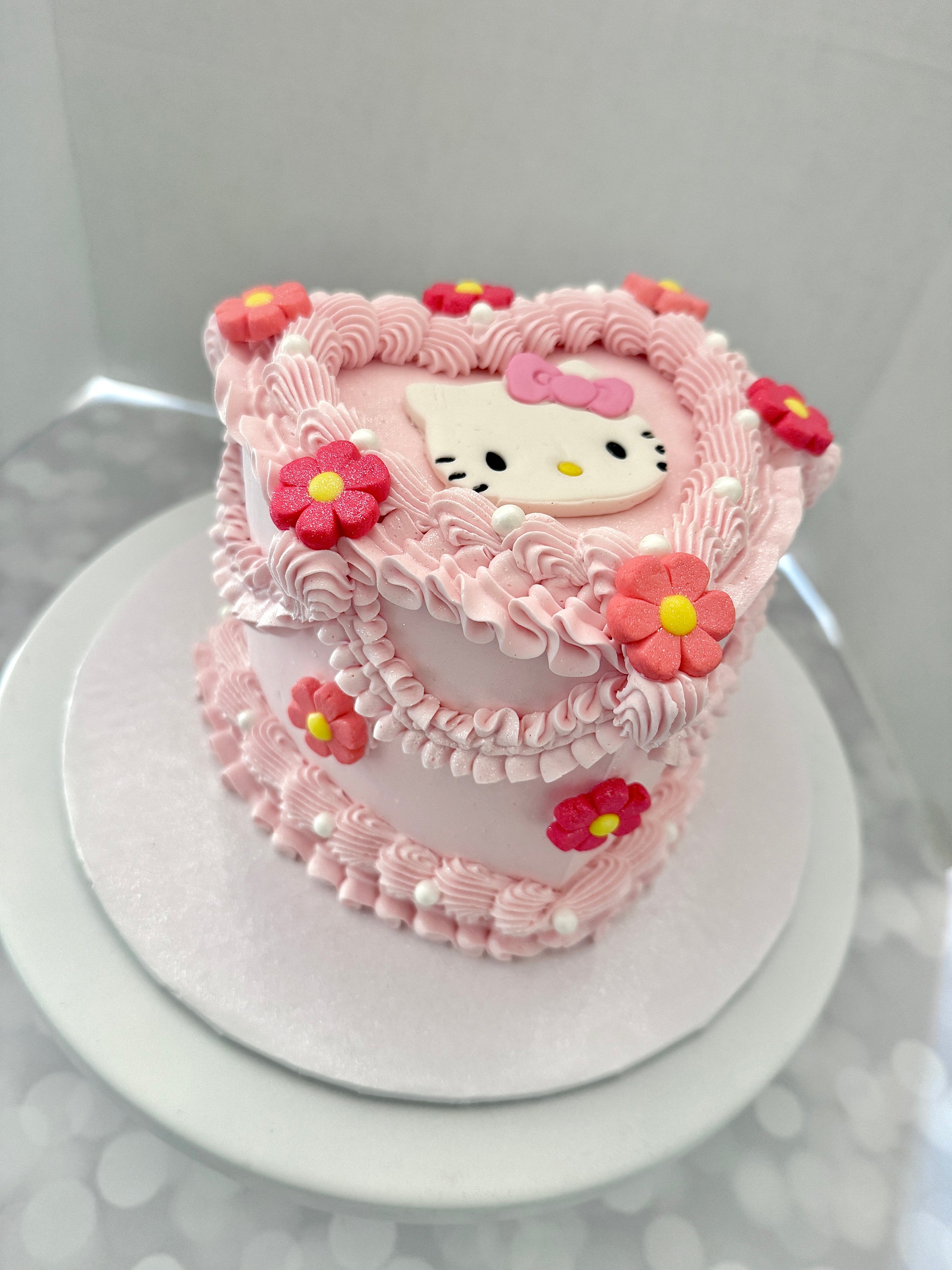 VINTAGE HEART SHAPE CAKE