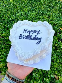 HEART VINTAGE BENTO CAKE
