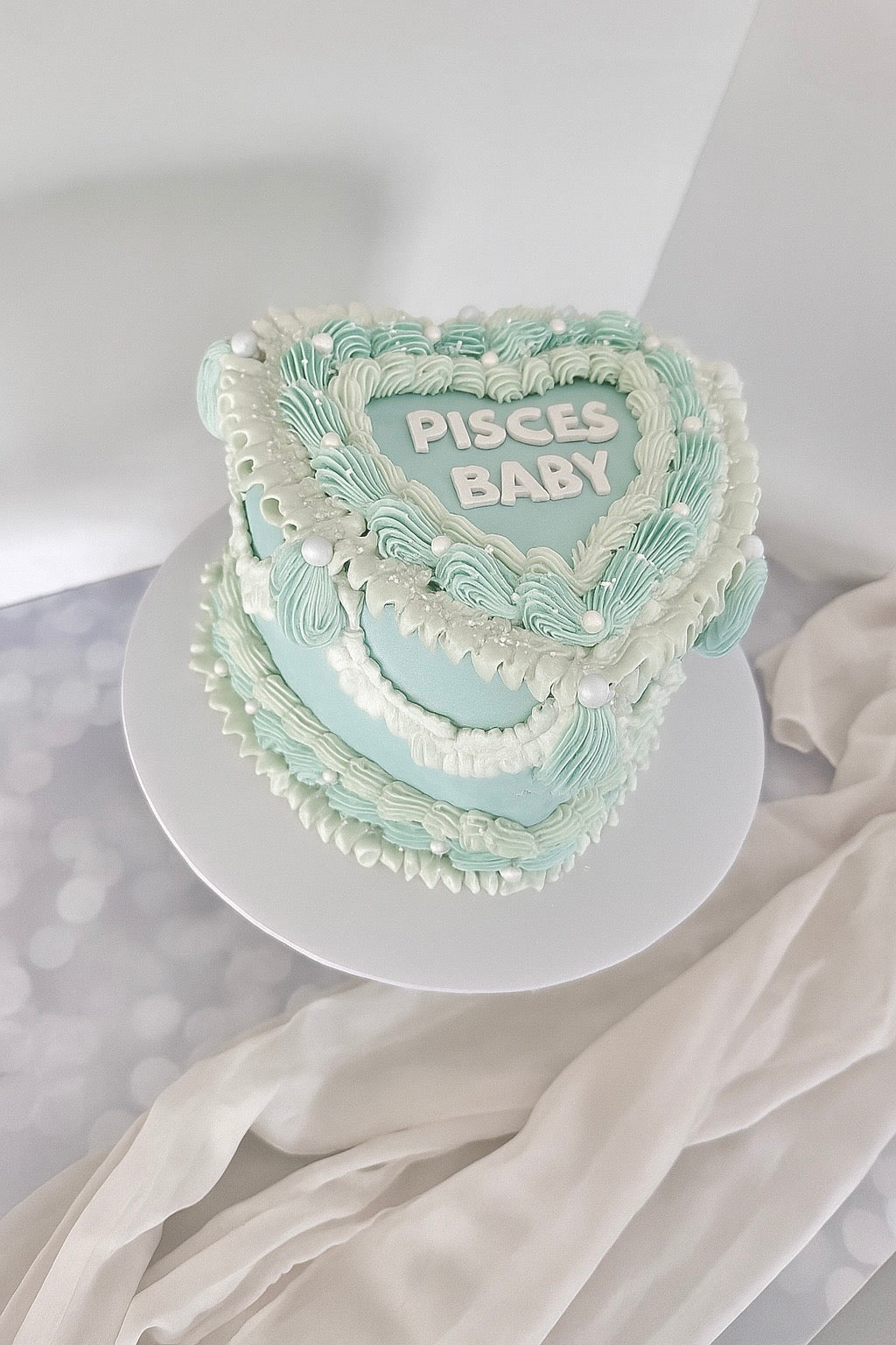 VINTAGE HEART SHAPE CAKE