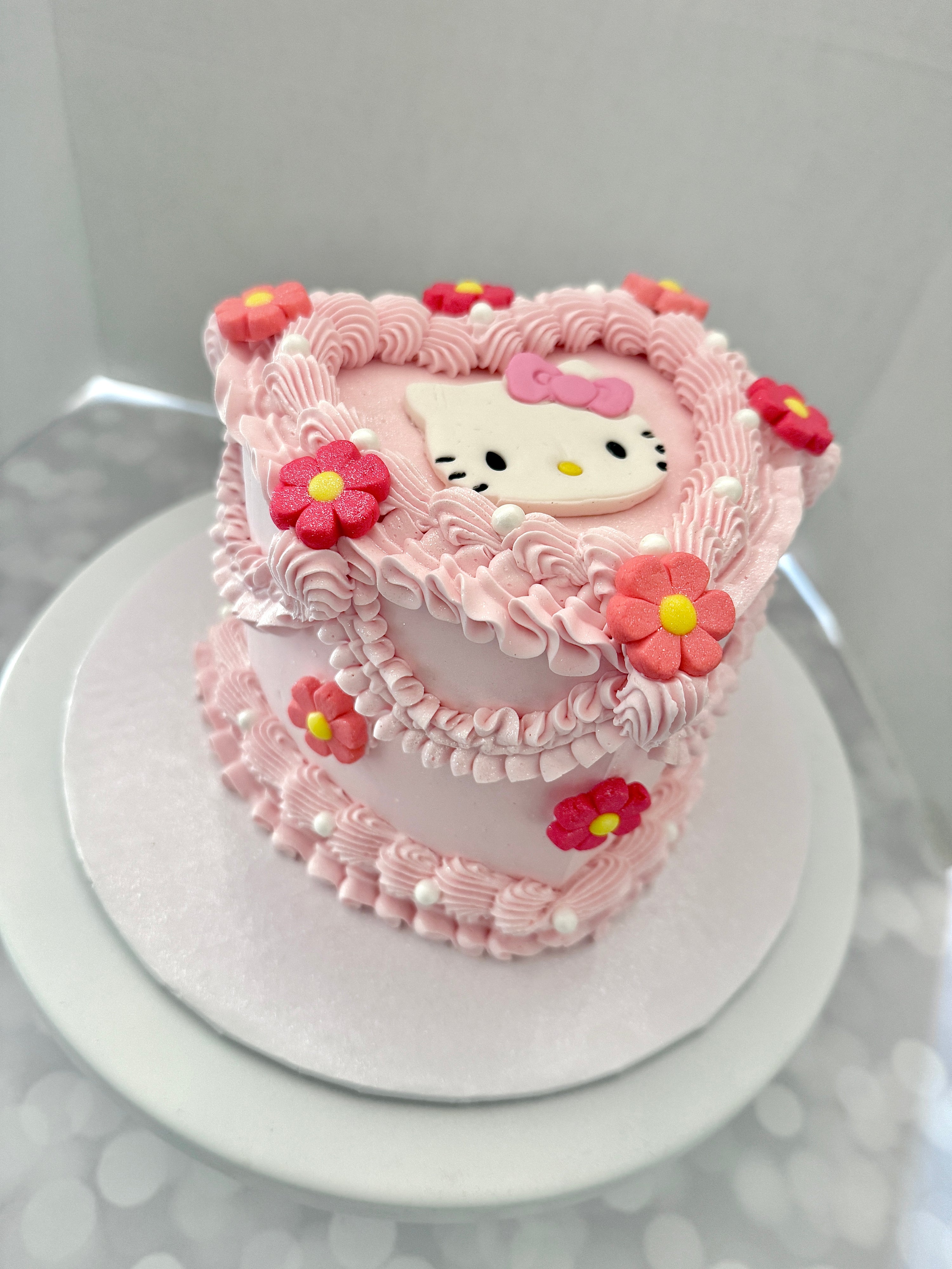 VINTAGE HEART SHAPE CAKE